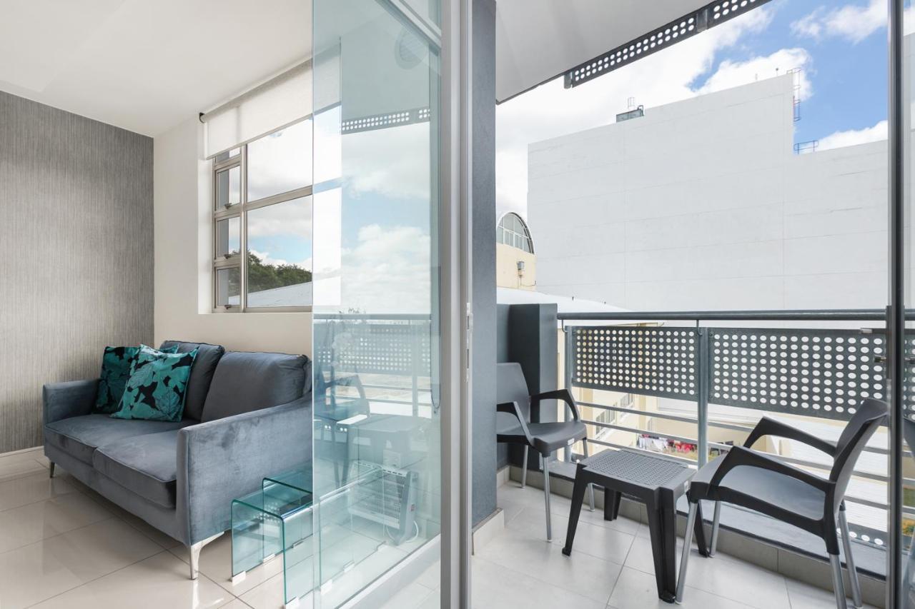 Easy Stay - The Median Rosebank Йоханесбург Екстериор снимка
