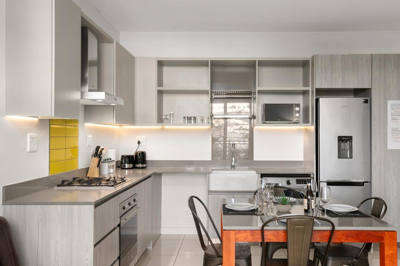 Easy Stay - The Median Rosebank Йоханесбург Екстериор снимка