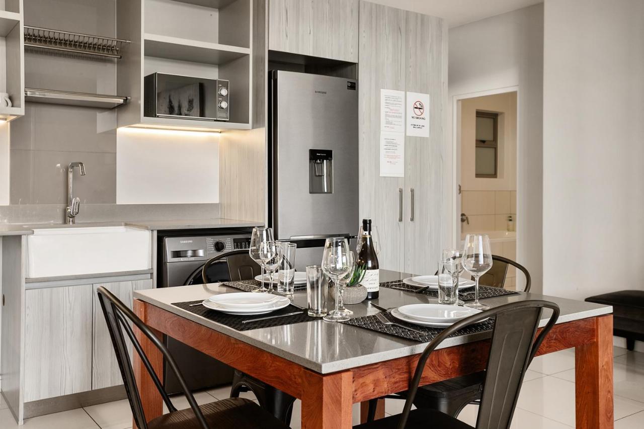 Easy Stay - The Median Rosebank Йоханесбург Екстериор снимка