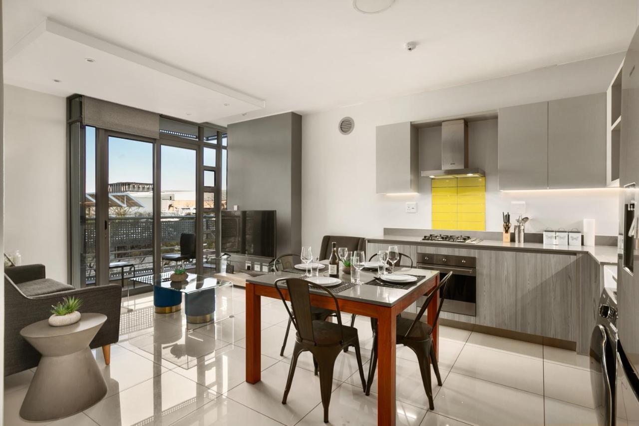 Easy Stay - The Median Rosebank Йоханесбург Екстериор снимка