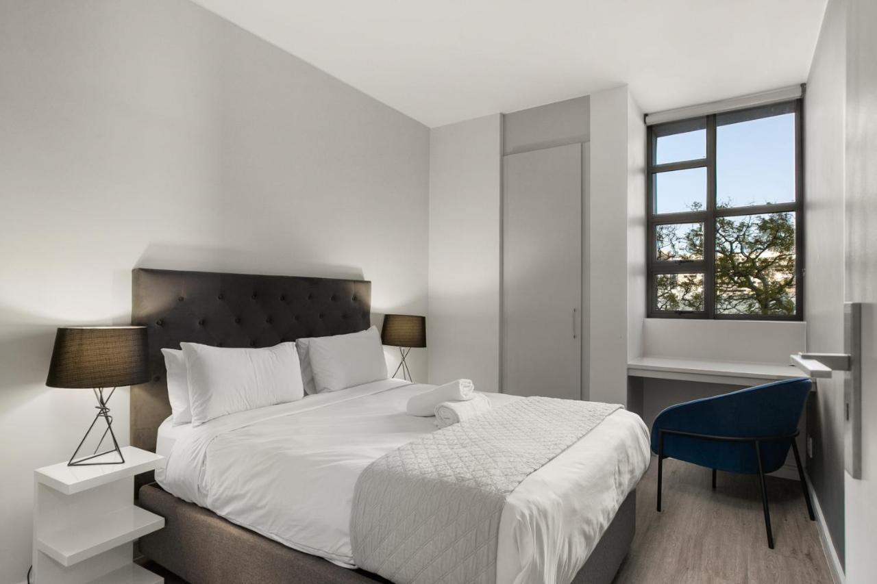 Easy Stay - The Median Rosebank Йоханесбург Екстериор снимка