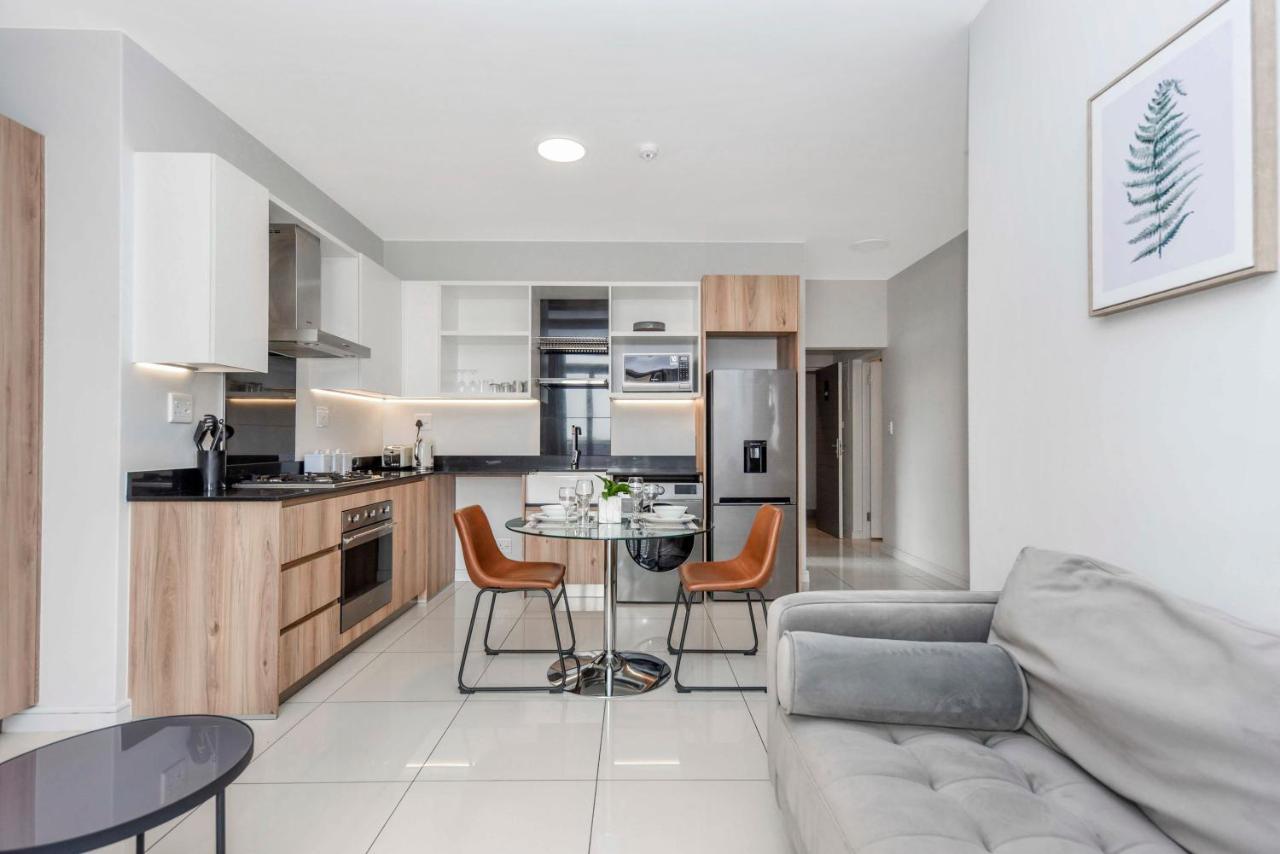 Easy Stay - The Median Rosebank Йоханесбург Екстериор снимка