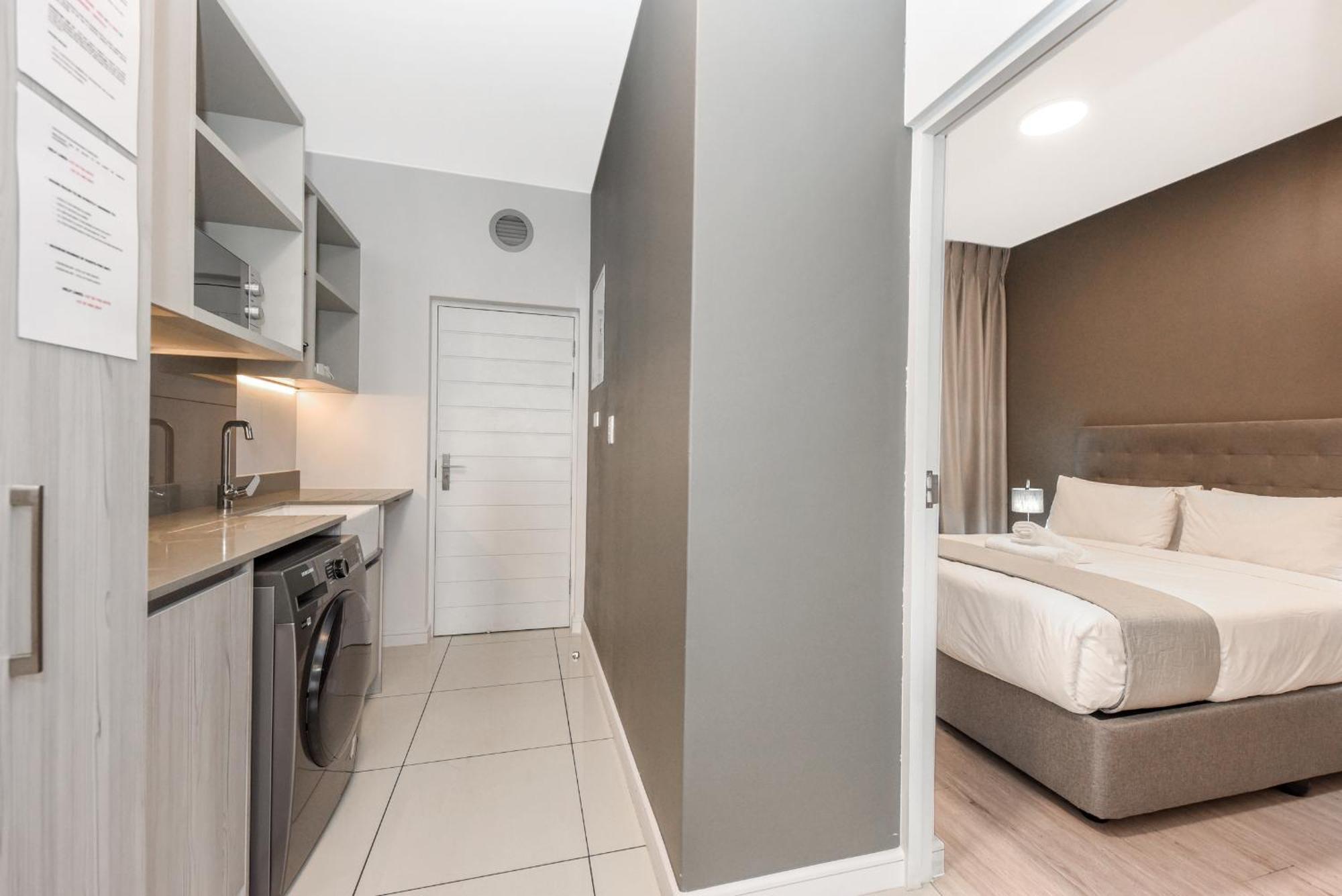 Easy Stay - The Median Rosebank Йоханесбург Екстериор снимка