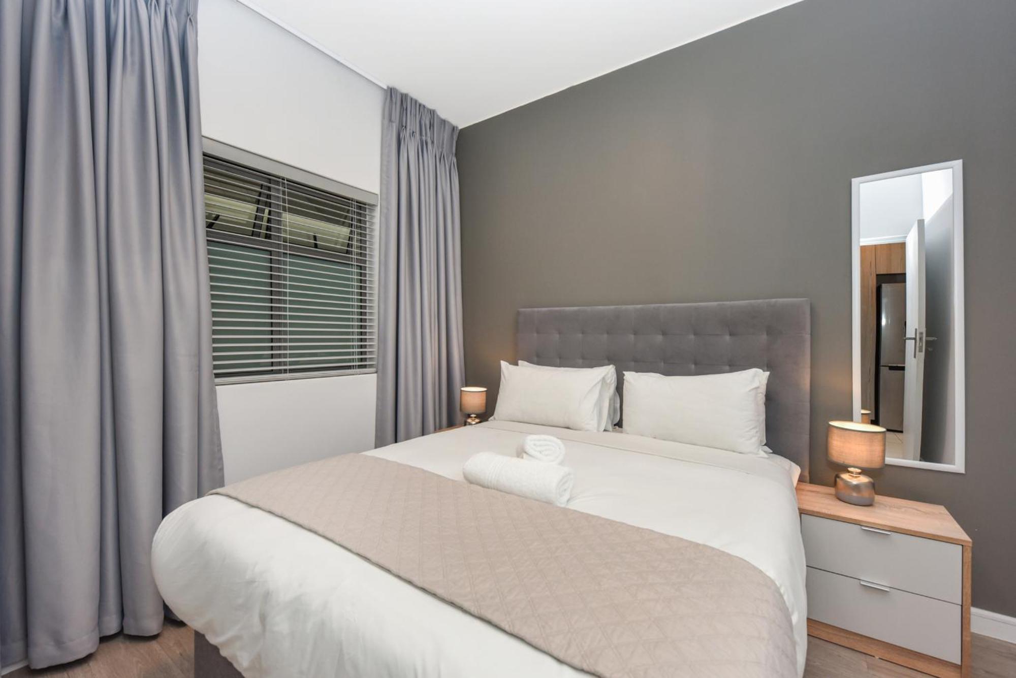 Easy Stay - The Median Rosebank Йоханесбург Екстериор снимка
