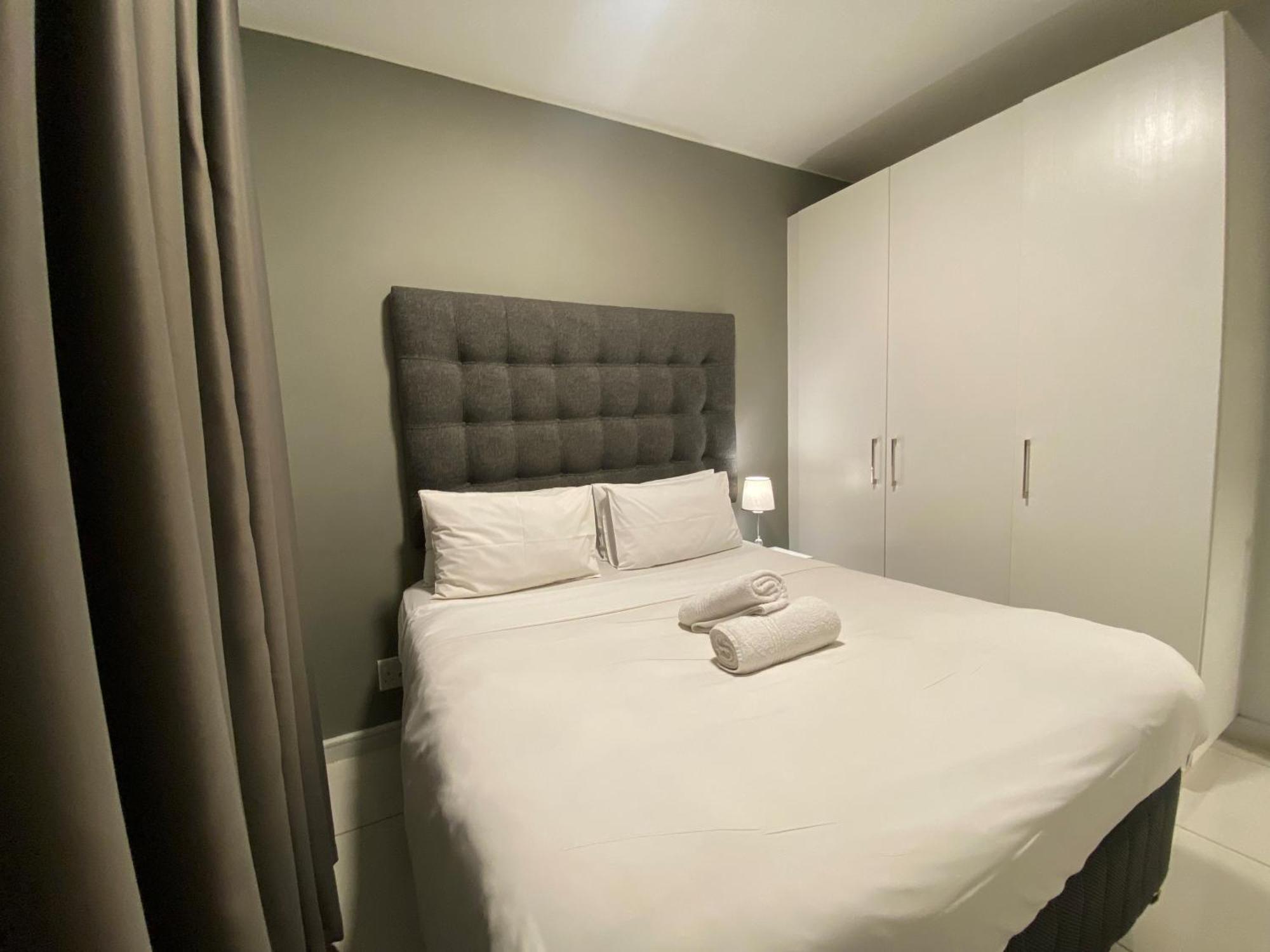 Easy Stay - The Median Rosebank Йоханесбург Екстериор снимка